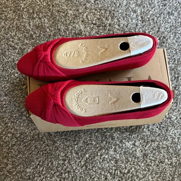 Vivaia Bibi Ruby Red Flats NWT - Picture 3 of 5